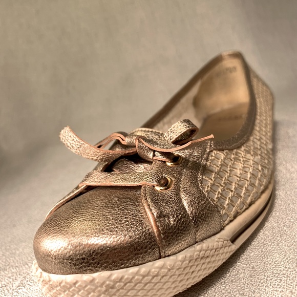 Stuart Weitzman gold & cream leather sneakers Mojave loafers obsessorize sole - Picture 7 of 15